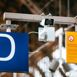 Moderne Videotechnik für mehr Sicherheit an den Bahnhöfen