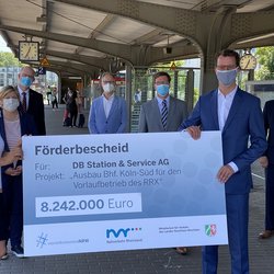 Verkehrsminister Wüst und der NVR übergeben zwei Förderbescheide für den Aus- und Umbau des Bahnhofs Köln-Süd