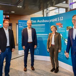 Ausstellung zum Ausbau der S-Bahn Köln in Bergheim eröffnet