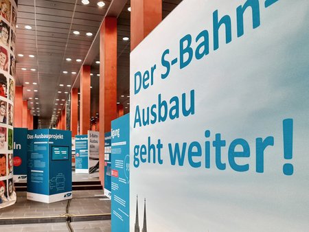 Bürgersprechstunde zum Ausbau der S-Bahn im Stadthaus Deutz